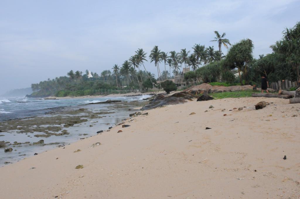 Villa Atulya At Ocean'S Edge Mirissa Exterior photo